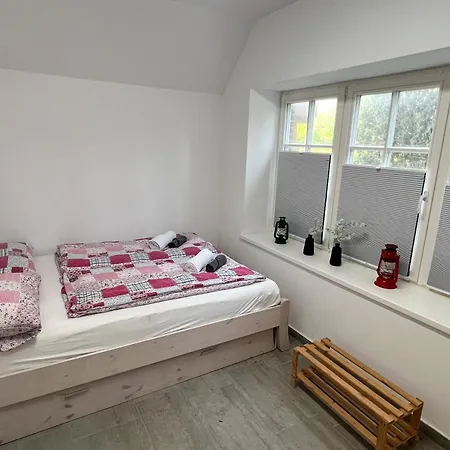Friesenhaus Ebbe Fuer 6 Gaeste Mit Grossem Garten *